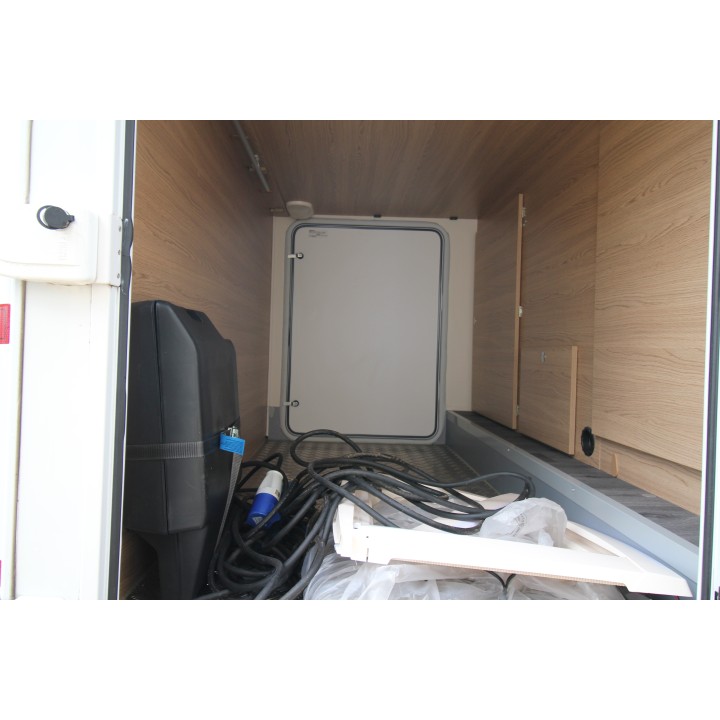 Camping-car profilé LMC Breezer V643G