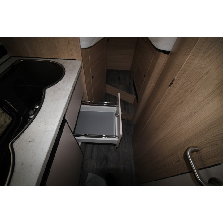 Camping-car profilé LMC Breezer V643G