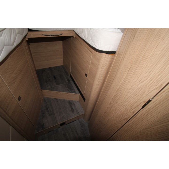 Camping-car profilé LMC Breezer V643G