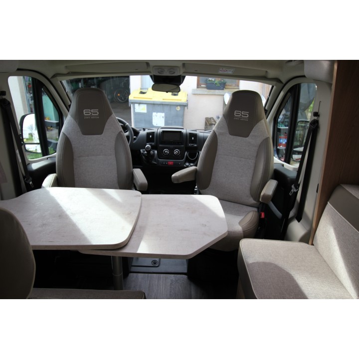 Camping-car profilé LMC Breezer V643G