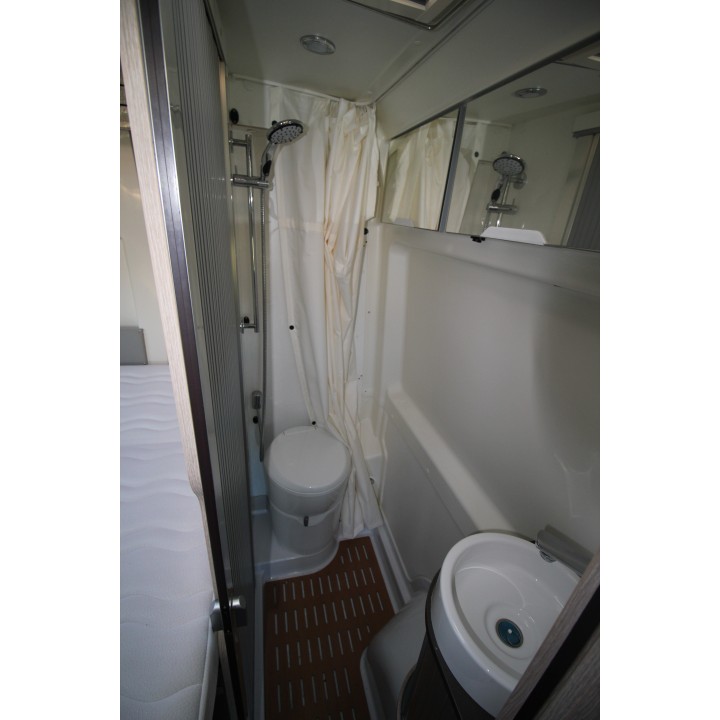 Fourgon van aménagé Rapido V62 d'occasion 2020 13500km état neuf