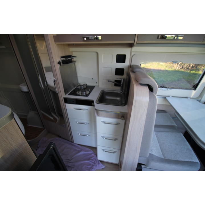 Fourgon van aménagé Rapido V62 d'occasion 2020 13500km état neuf