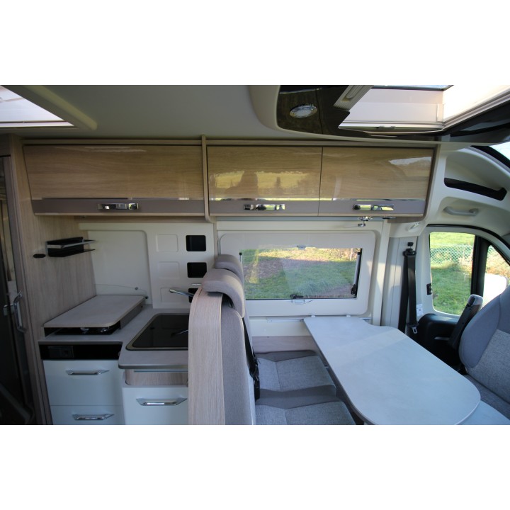 Fourgon van aménagé Rapido V62 d'occasion 2020 13500km état neuf