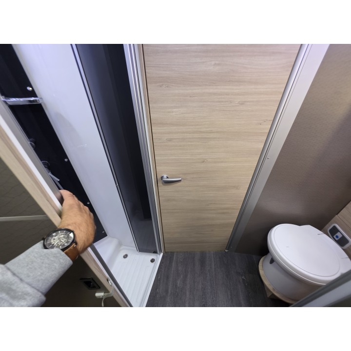 Camping-car profilé d'occasion Challenger 328 Graphite édition anniversary VIP 2021 27200km état neuf