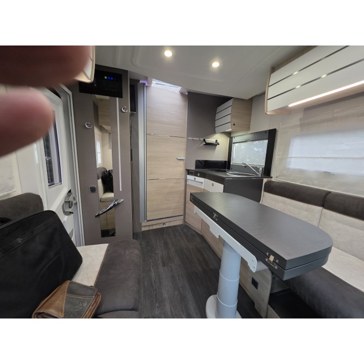 Camping-car profilé d'occasion Challenger 328 Graphite édition anniversary VIP 2021 27200km état neuf