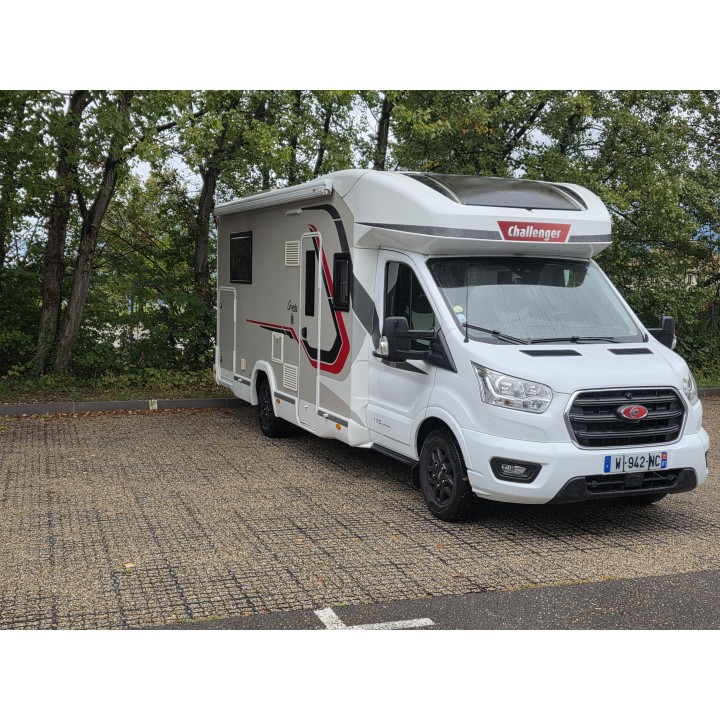 Camping-car profilé d'occasion Challenger 328 Graphite édition anniversary VIP 2021 27200km état neuf